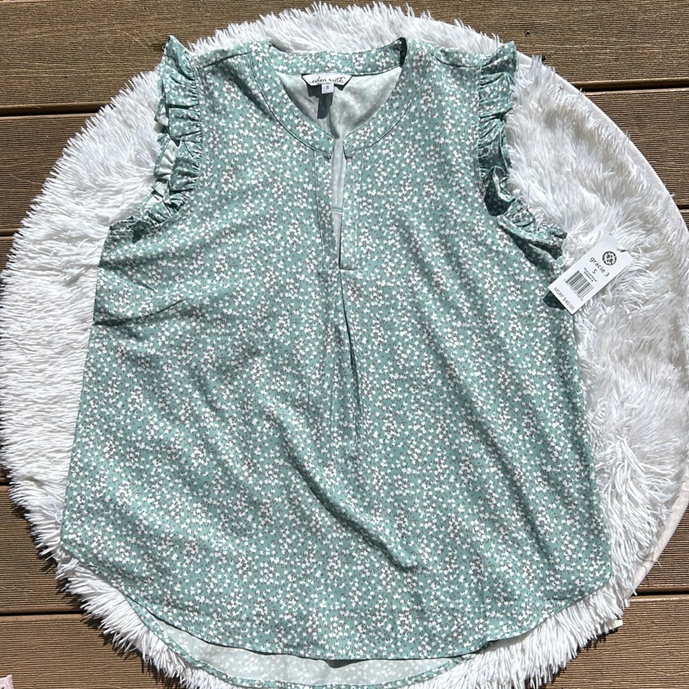 Eden Ruth from Scheels Floral Cap Sleeve V-neck Gracie 3 Blouse Size Small NEW